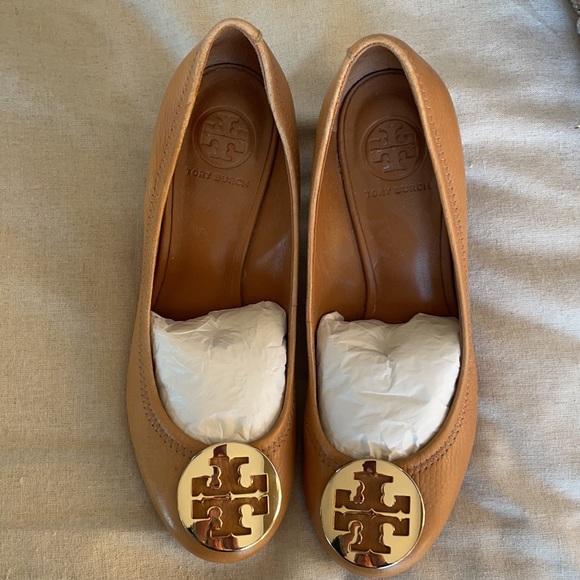 Tory Burch Shoes - Tory Burch Sally wedge in royal tan - size 8